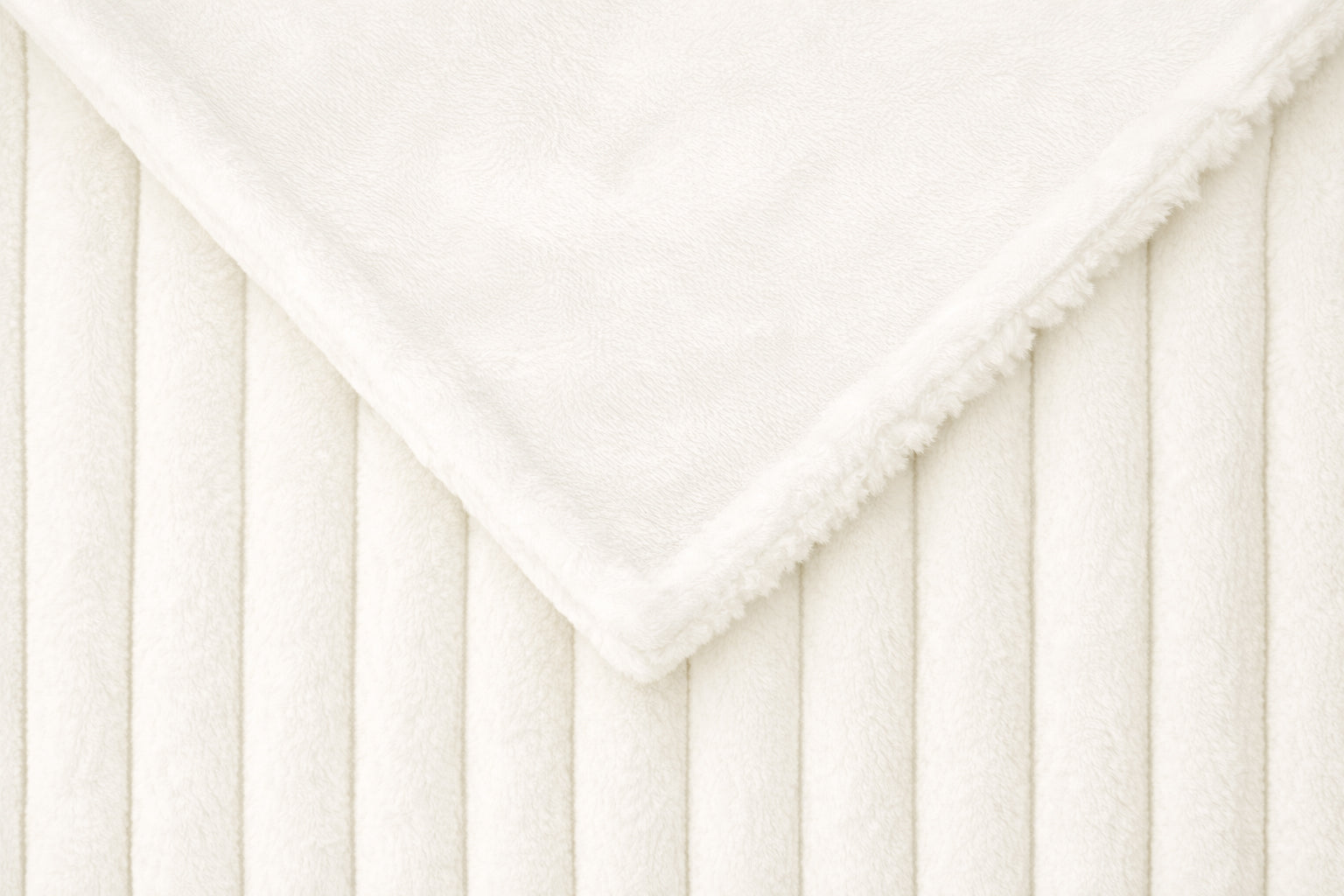 Ribbed Extra Thick Soft Faux Fur Throw (Ivory White)