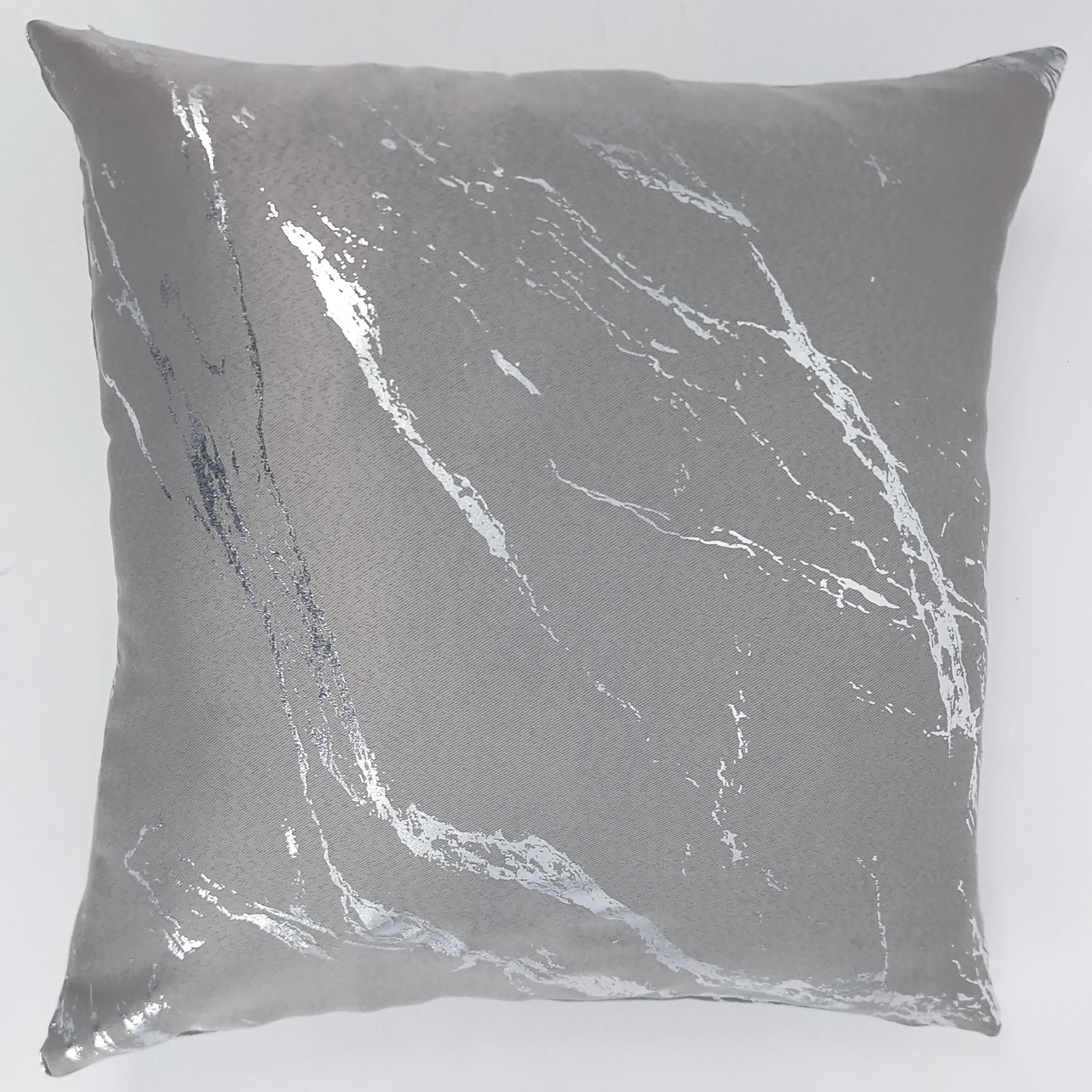 Elyse Silver Thermal Blackout Eyelet Curtains With Silver Foil (Silver)