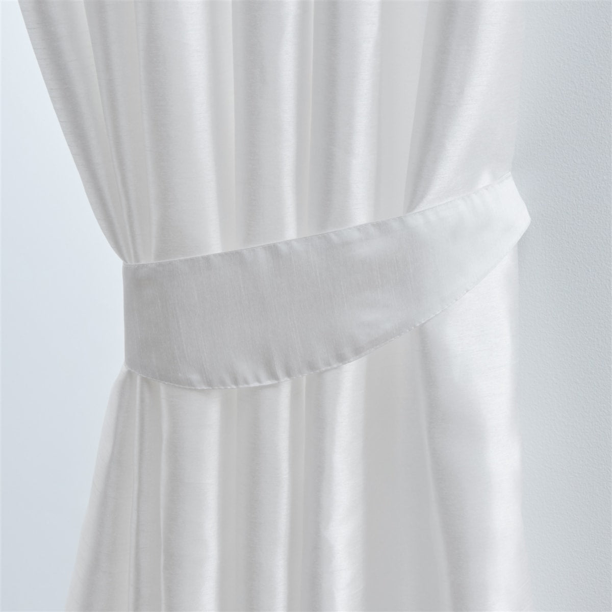Faux Silk Pencil Pleat Fully Lined Curtains (White)