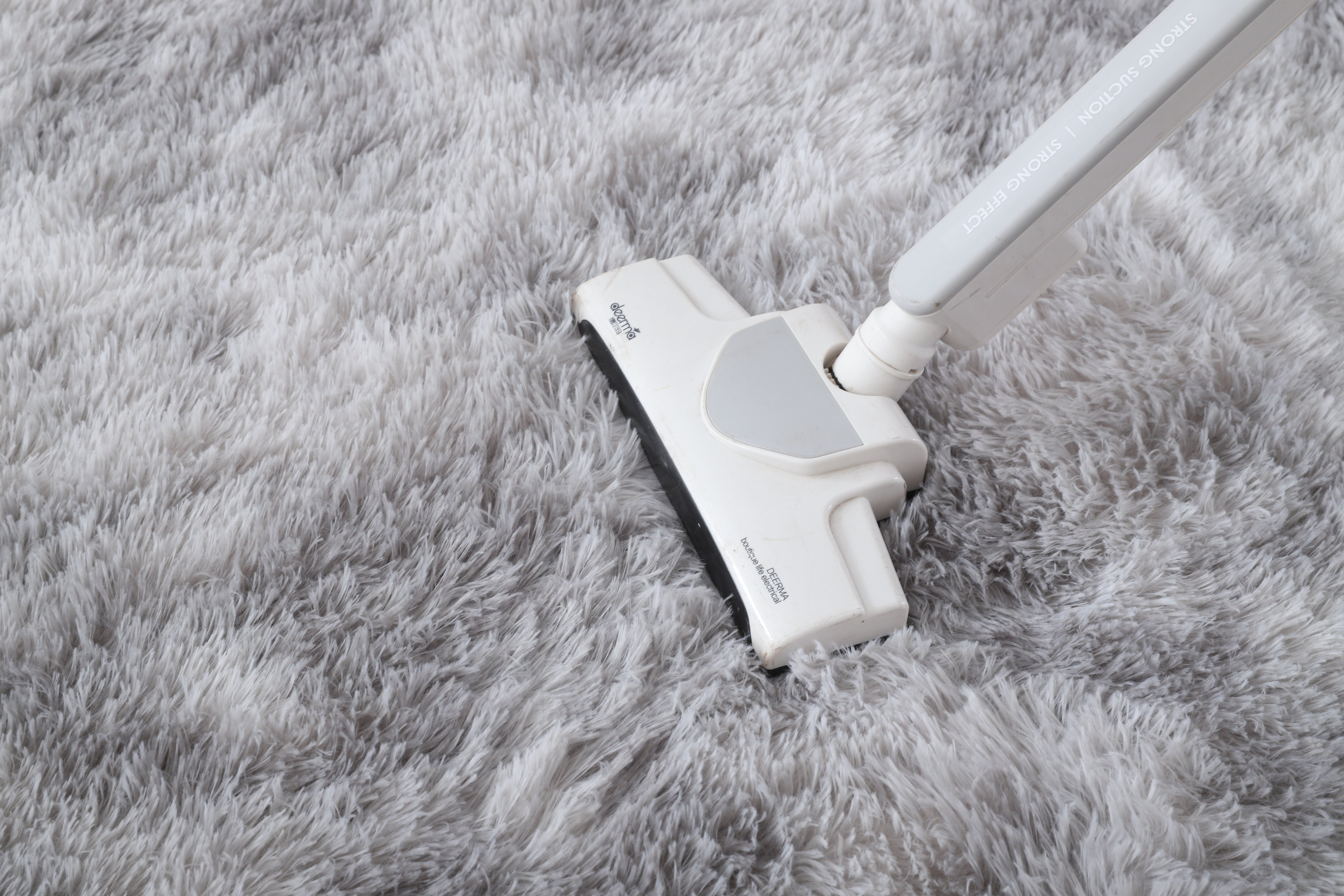 Fluffy Shaggy Area Rug - Non-Slip - Thick Pile Floor Mat (Light Grey)